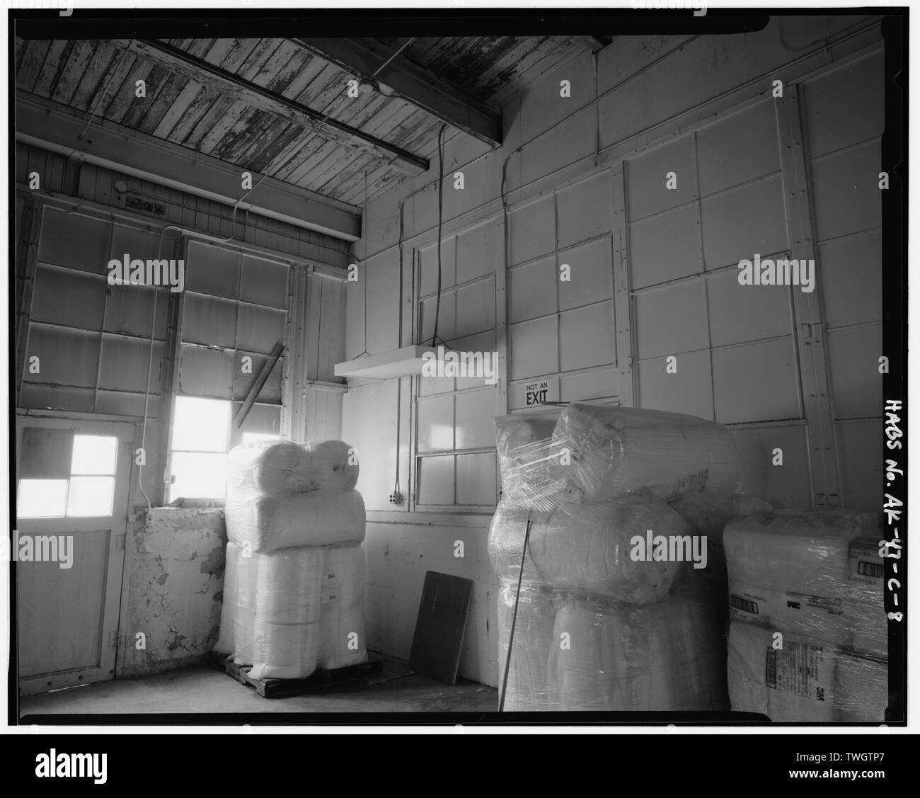 ROOM DETAIL Kodiak Naval Operating Base, Building No. 10, U.S. Coast