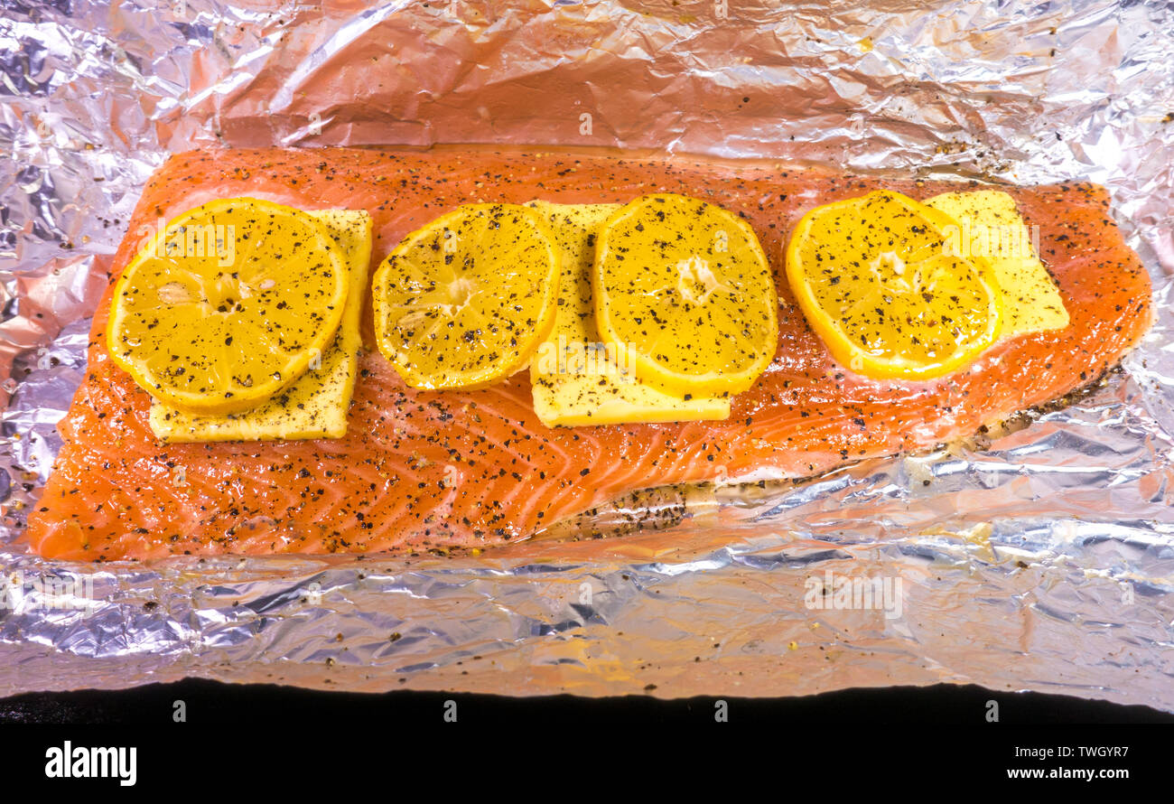 Pink salmon tin hi-res stock photography and images - Alamy