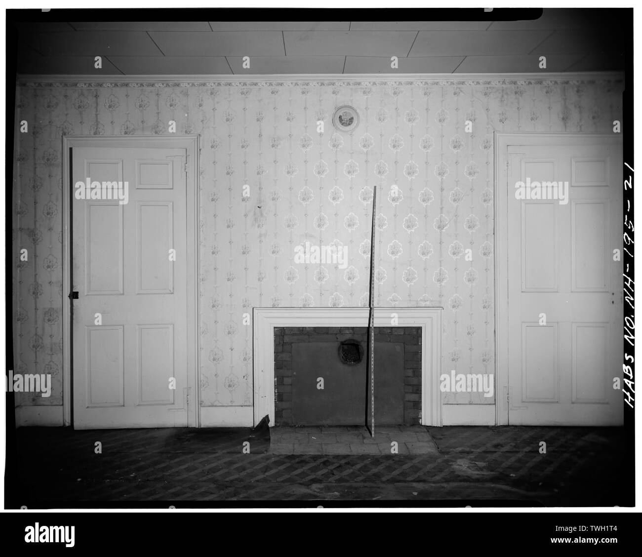 Floor hinges Black and White Stock Photos & Images Alamy