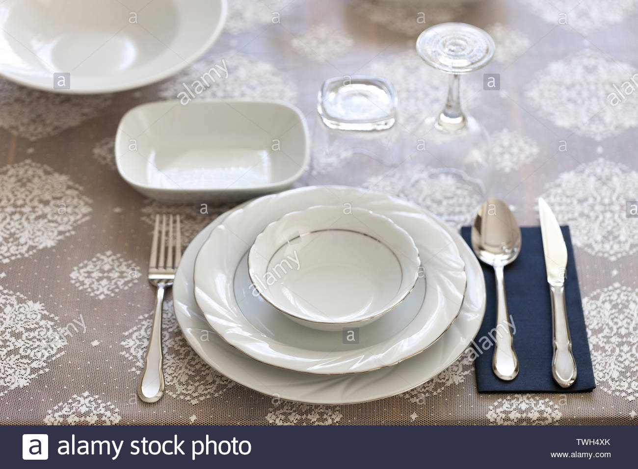 table cutlery layout