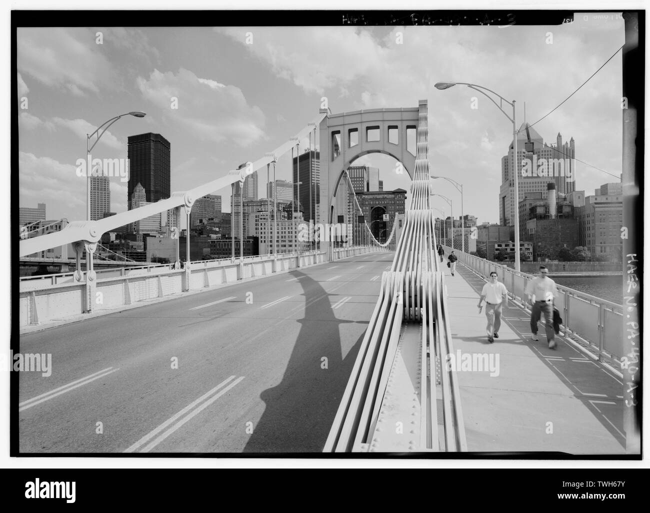 Roadway, eye-bars, and north tower. - Three Sisters Bridges, Sixth Street Bridge, Spanning Allegheny River at Sixth Street, Pittsburgh, Allegheny County, PA; Covell, Vernon R; Nutter, A D; Roush, Stanley L; Wilkerson, T J; American Bridge Company; Foundation Company; Allegheny County Department of Public Works; Brown, Norman F; Richardson, George S; Arnold, Bion J; Clemente, Roberto; DeLony, Eric N, project manager; Pennsylvania Department of Transportation, sponsor; Pennsylvania Historical and Museum Commission, sponsor; Lowe, Jet, photographer; Berg, David C, photographer; Gordon, Susan H, d Stock Photo