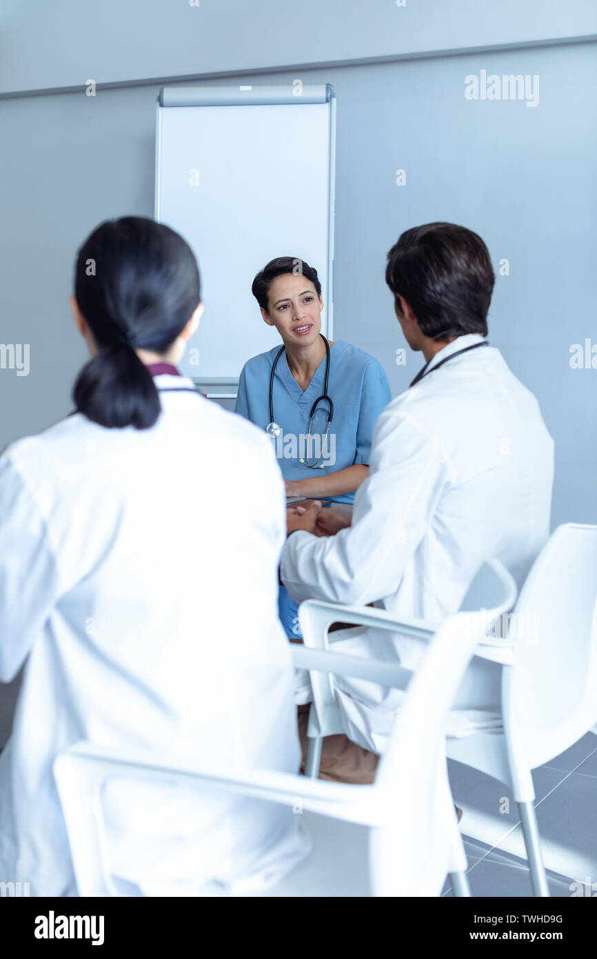 Diverse medical team hi-res stock photography and images - Alamy