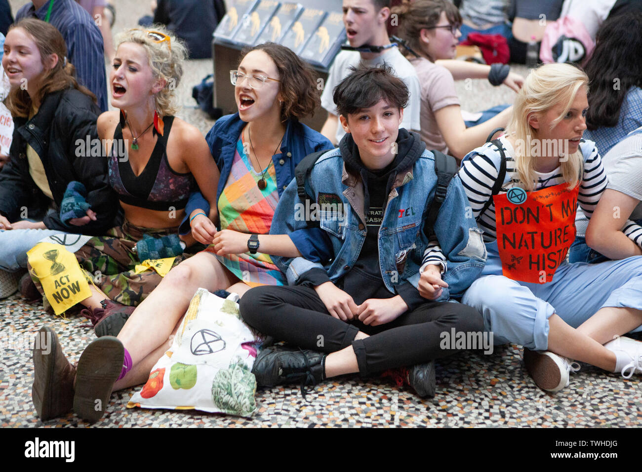 Extinction Rebellion protesters at the Natural History Museum opposing NHM hosting a dinner for the Petroleum Group of the Geological Society. Stock Photo