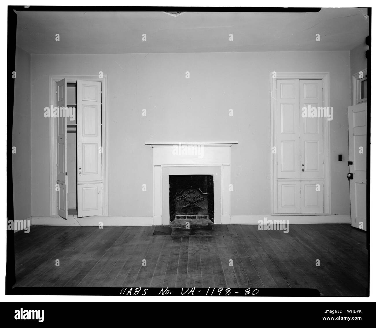 Closet Doors Cut Out Stock Images Pictures Alamy