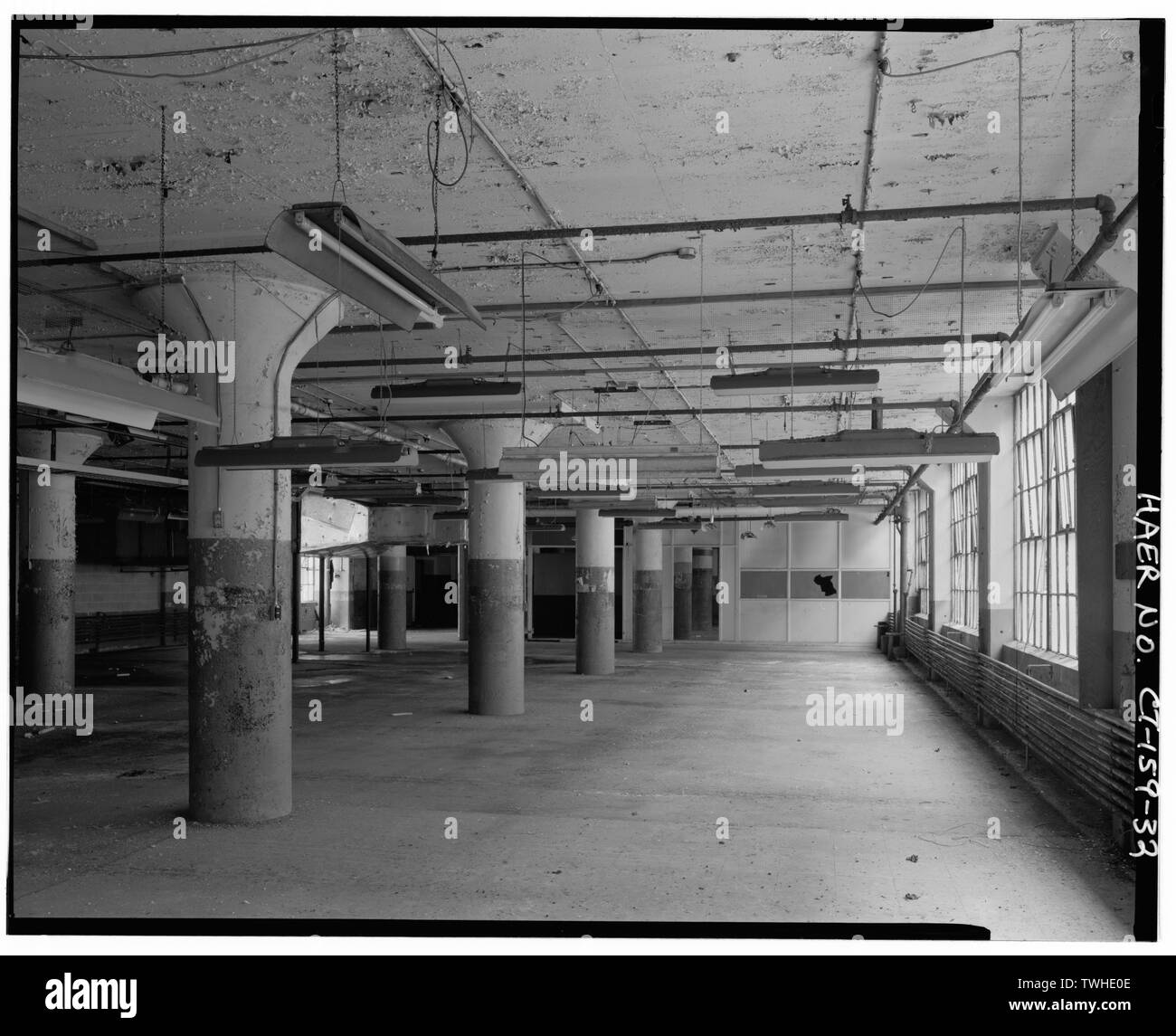 SECOND FLOOR BLDG. 27 LOOKING NORTH. - Fafnir Bearing Plant, Bounded on North side by Myrtle Street, on South side by Orange Street, on East side by Booth Street and on West side by Grove Street, New Britain, Hartford County, CT Stock Photo