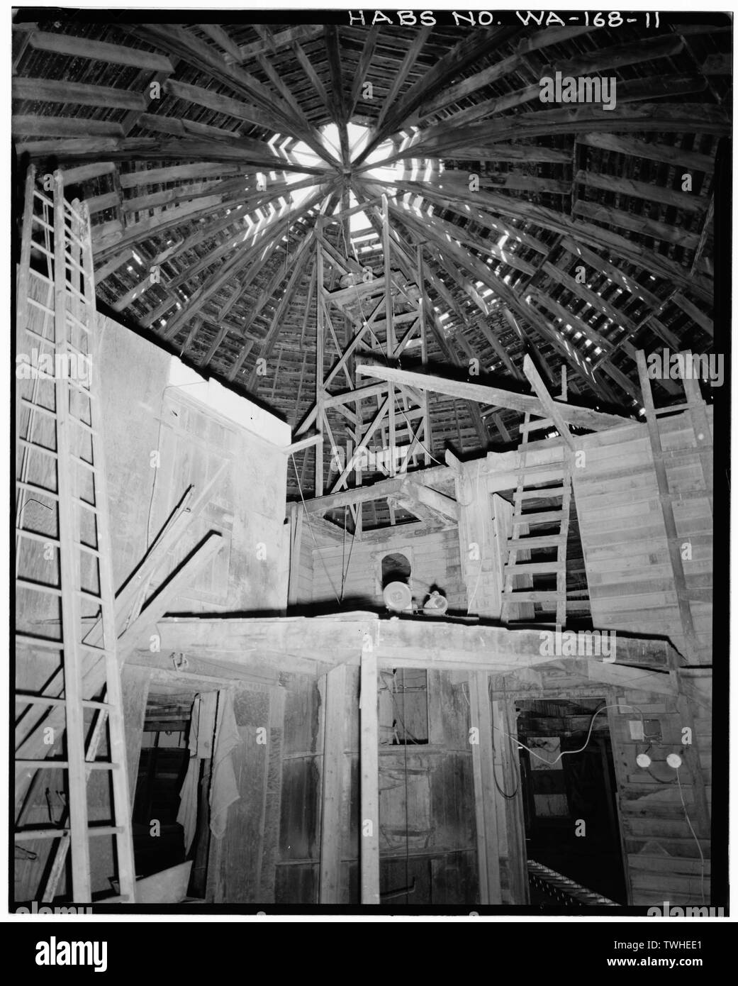 SECOND FLOOR INTERIOR LOOKING NORTH NORTHEAST - T. A. Leonard Barn, Old Moscow Highway, Pullman, Whitman County, WA; Cline, James H; Rudd, J William, project manager; Washington State University, School of Architecture, sponsor; Nys, Steven Eric, delineator; Burger, David M, delineator Stock Photo