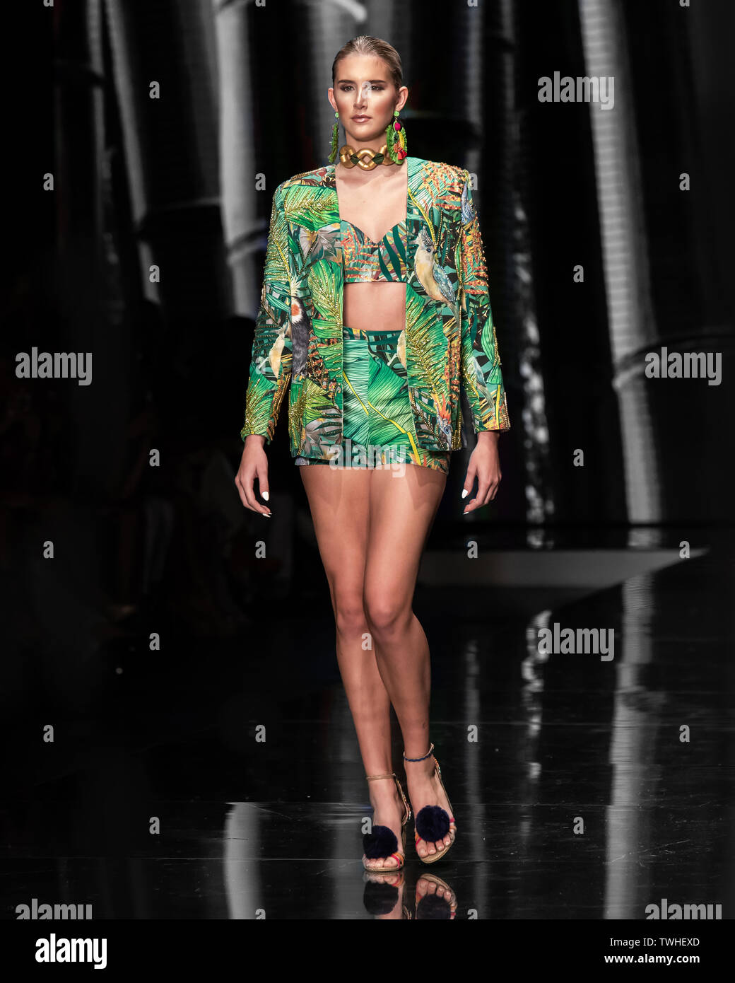 VERSACE WOMEN'S SPRING-SUMMER 2020 COLLECTION