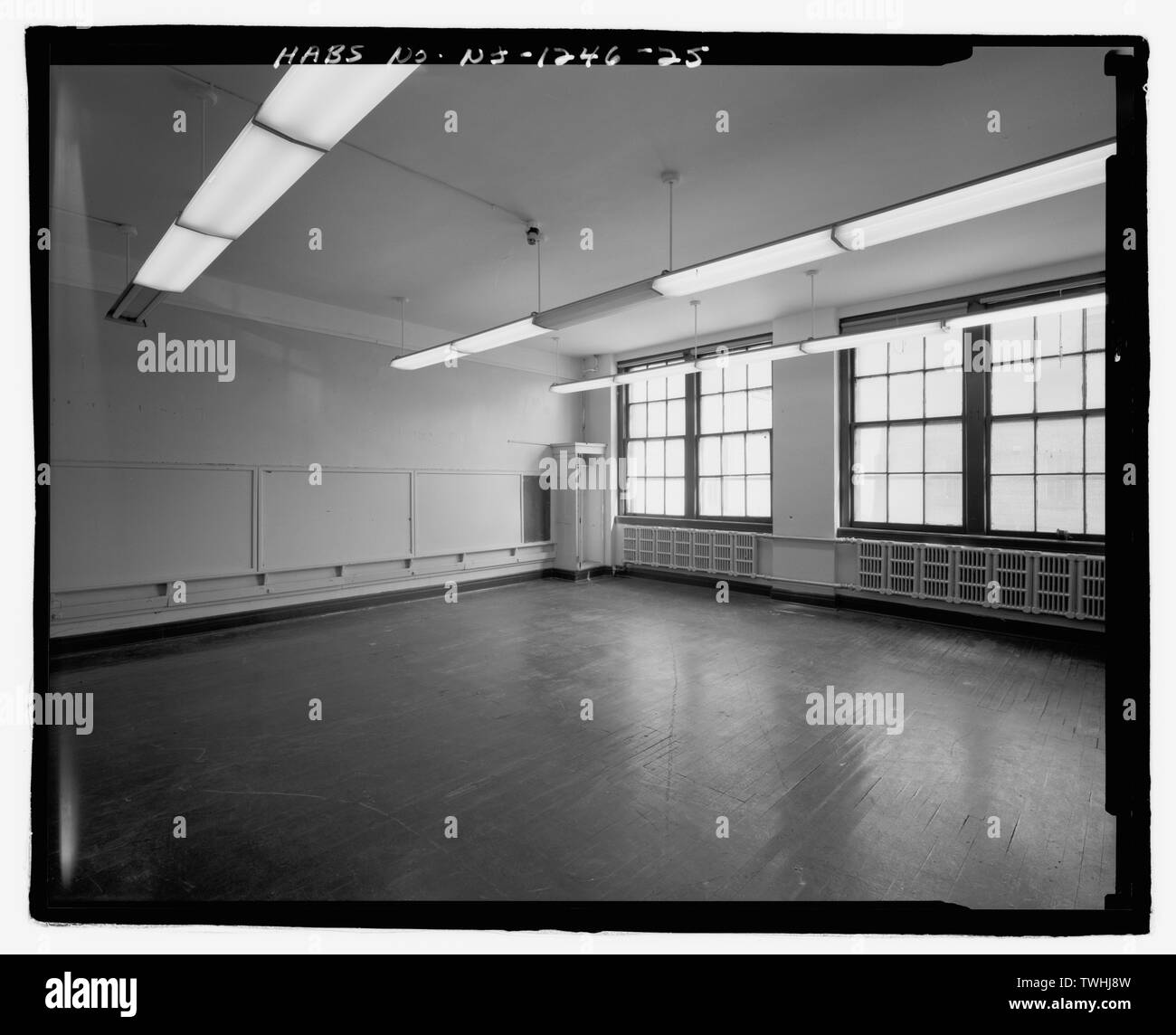 SECOND FLOOR, NORFOLK STREET WING, CLASSROOM LOOKING NORTHEAST