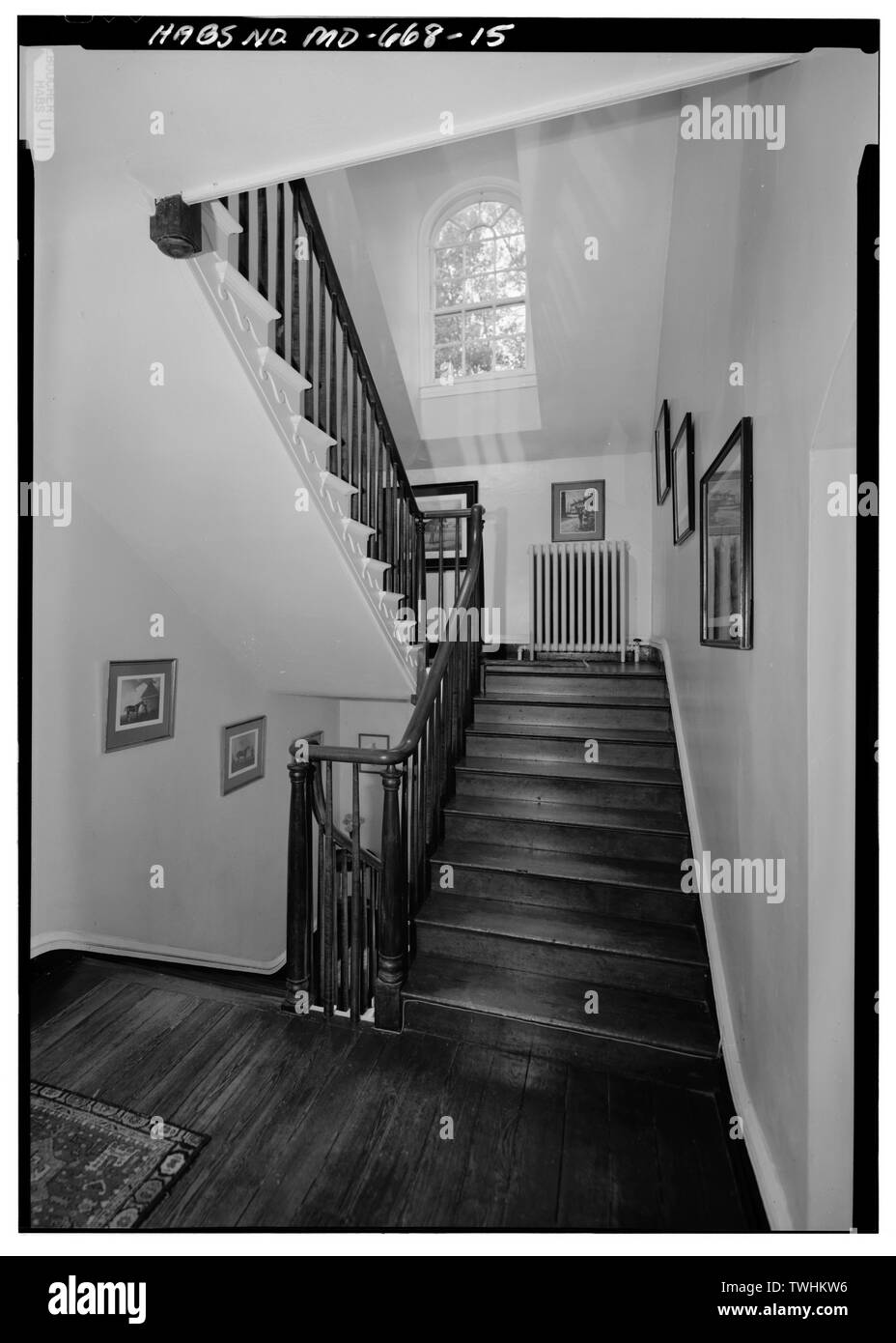 SECOND FLOOR, STAIRHALL, LOOKING NORTHWEST AT STAIRWAY FROM FIRST FLOOR TO THIRD FLOOR - Weston, Old Crain Highway Vicinity, Upper Marlboro, Prince George's County, MD; Lavoie, Catherine C, historian; Brostrrup, John O, photographer; Smith, Delos, photographer Stock Photo