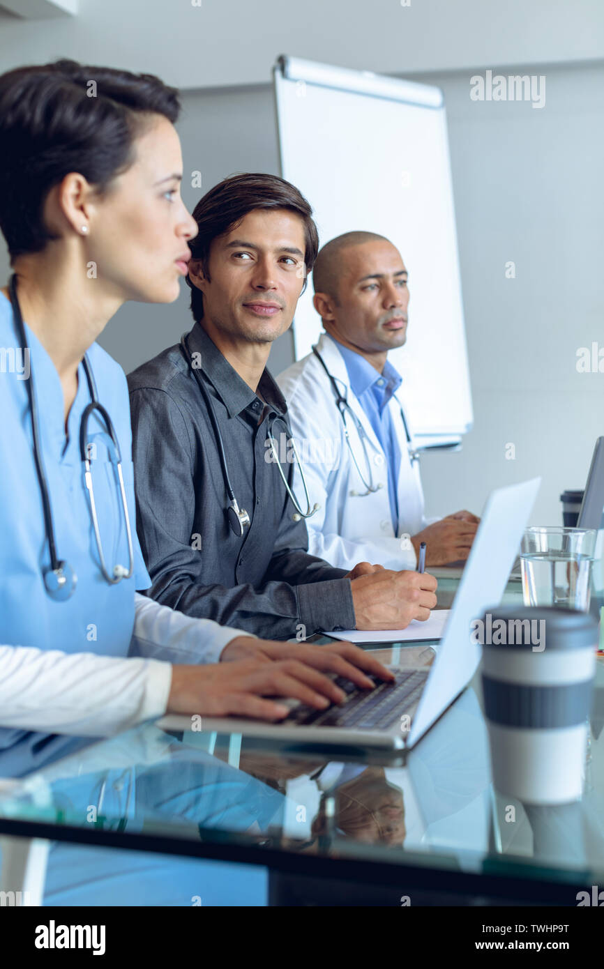 Medical team discussing hospital hi-res stock photography and images ...