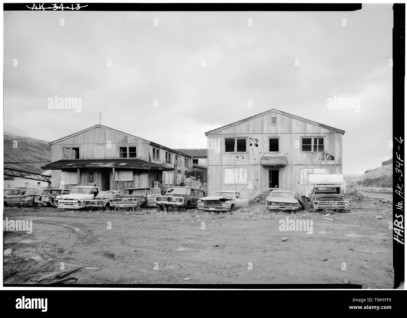 SIDE, LOOKING EAST Naval Operating Base Dutch Harbor and Fort Mears