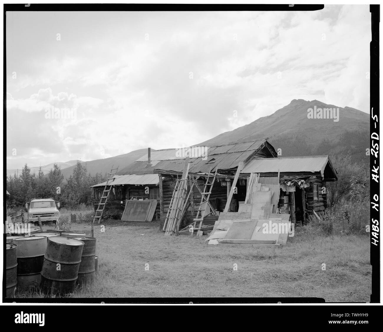 SIDE, LOOKING NORTHWEST - Dow Ulen Cabin and Wind Generator, Koyukuk River at Wiseman Creek, Bettles Vicinity, Wiseman, Yukon-Koyukuk Census Area, AK Stock Photo