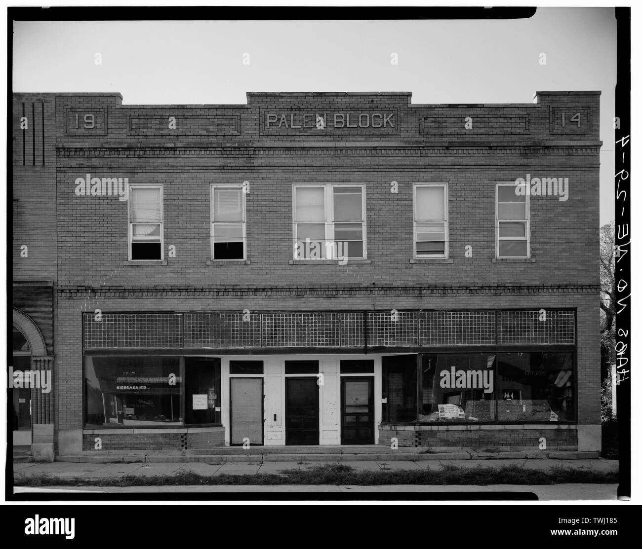 Sam Amato, Photographer October 1977 VIEW OF FRONT ELEVATION, PALEN