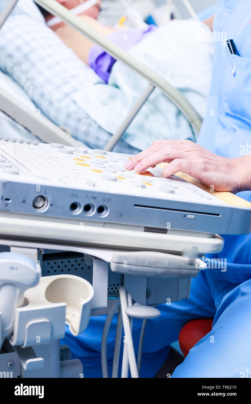 Physician, doctor, emergency, emergency, hospital, intensive care unit