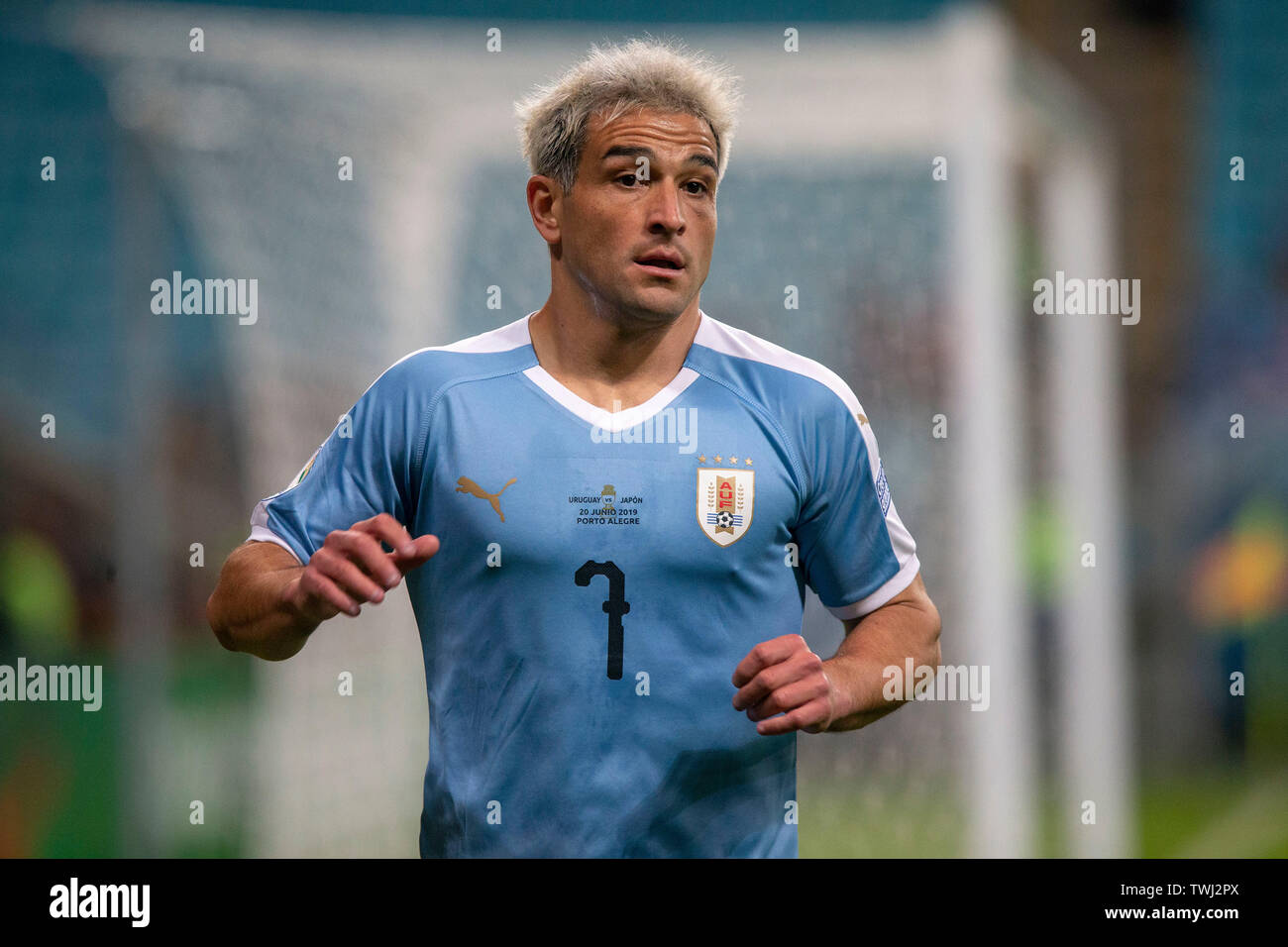Porto Alegre, Brazil. 20th June, 2019. Nicolás Lodeiro is bidding during a match between Uruguay and Japan, valid for the 2019 Copa America group stage, held this Thursday (20) at the Grêmio Arena in Porto Alegre, RS. Credit: Raul Pereira/FotoArena/Alamy Live News Stock Photo