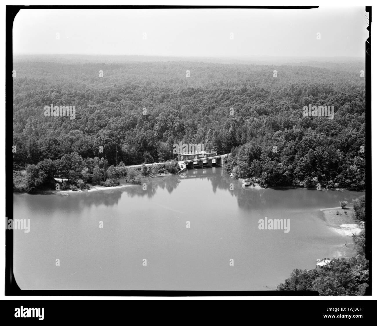 Secession Lake dam- aerial view of spillway from lake - Abbeville Hydroelectric Power Plant, State Highway 284 and County Road 72, Rocky River (historical), Abbeville County, SC; Abbeville Water and Electric Plant Company; Pennell, James Roy; White, W H; Abbeville Power Company Incorporated; D.M. Rickenbacker Construction Company; Townsend, C P; Wideman and Singleton; Britton, John B; S. Morgan Smith Company; Woodward Governor Company; Bethlehem Steel Company; Westinghouse Corporation; Bush Sulzer Brothers Company; Mark Brothers; Cary, Brian, transmitter Stock Photo