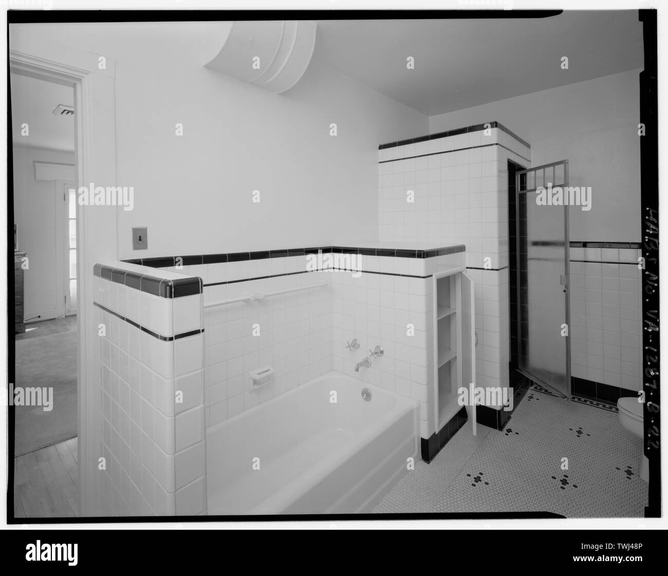 Second floor, east bathroom, view to west - Portsmouth Naval Hospital, Medical Officer's ...