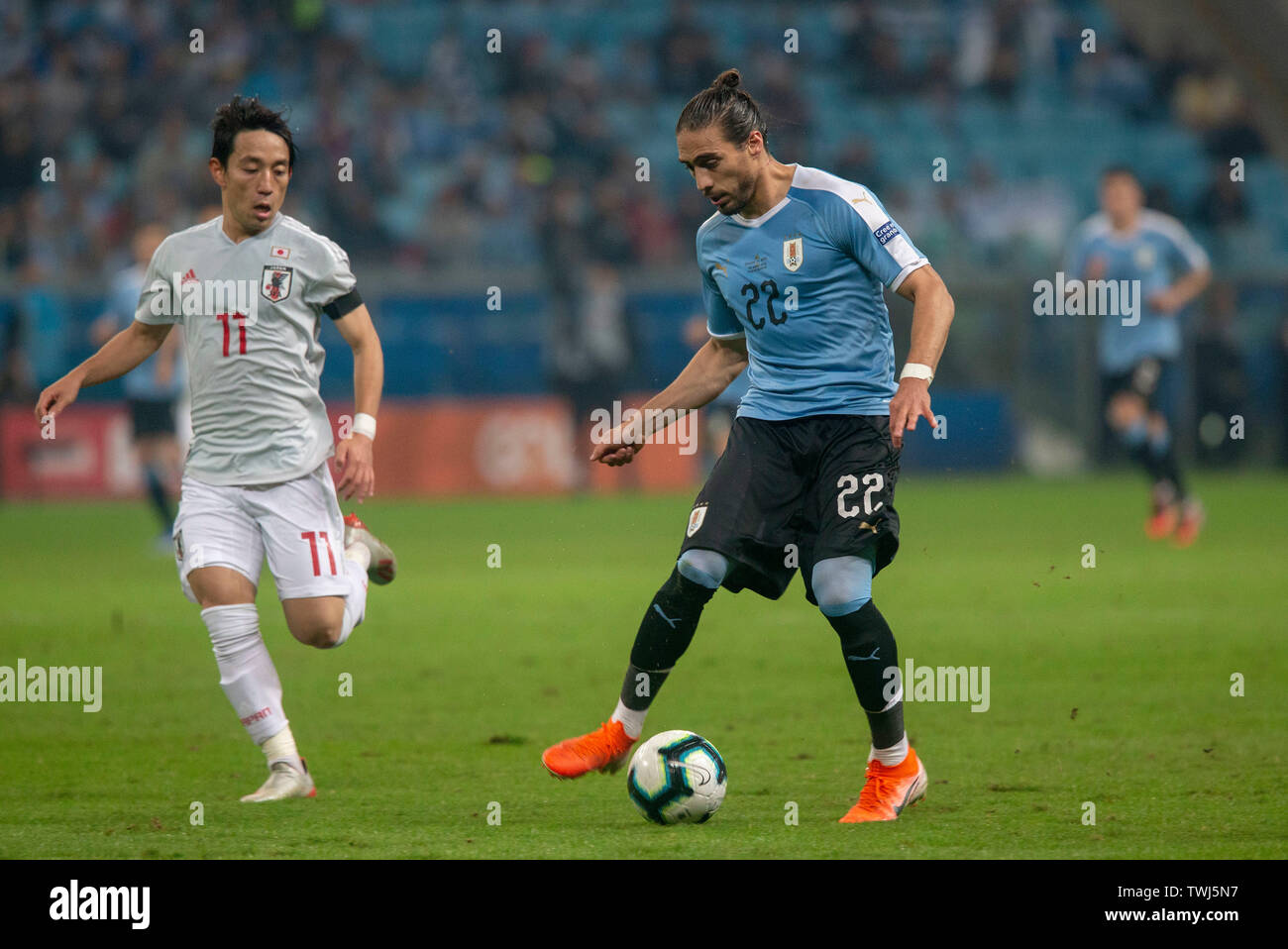 Porto Alegre, Brazil. 20th June, 2019. Martín Cáceres bid during a match between Uruguay and Japan, valid for the 2019 Copa America group stage, held this Thursday (20) at the Grêmio Arena in Porto Alegre, RS. Credit: Raul Pereira/FotoArena/Alamy Live News Stock Photo