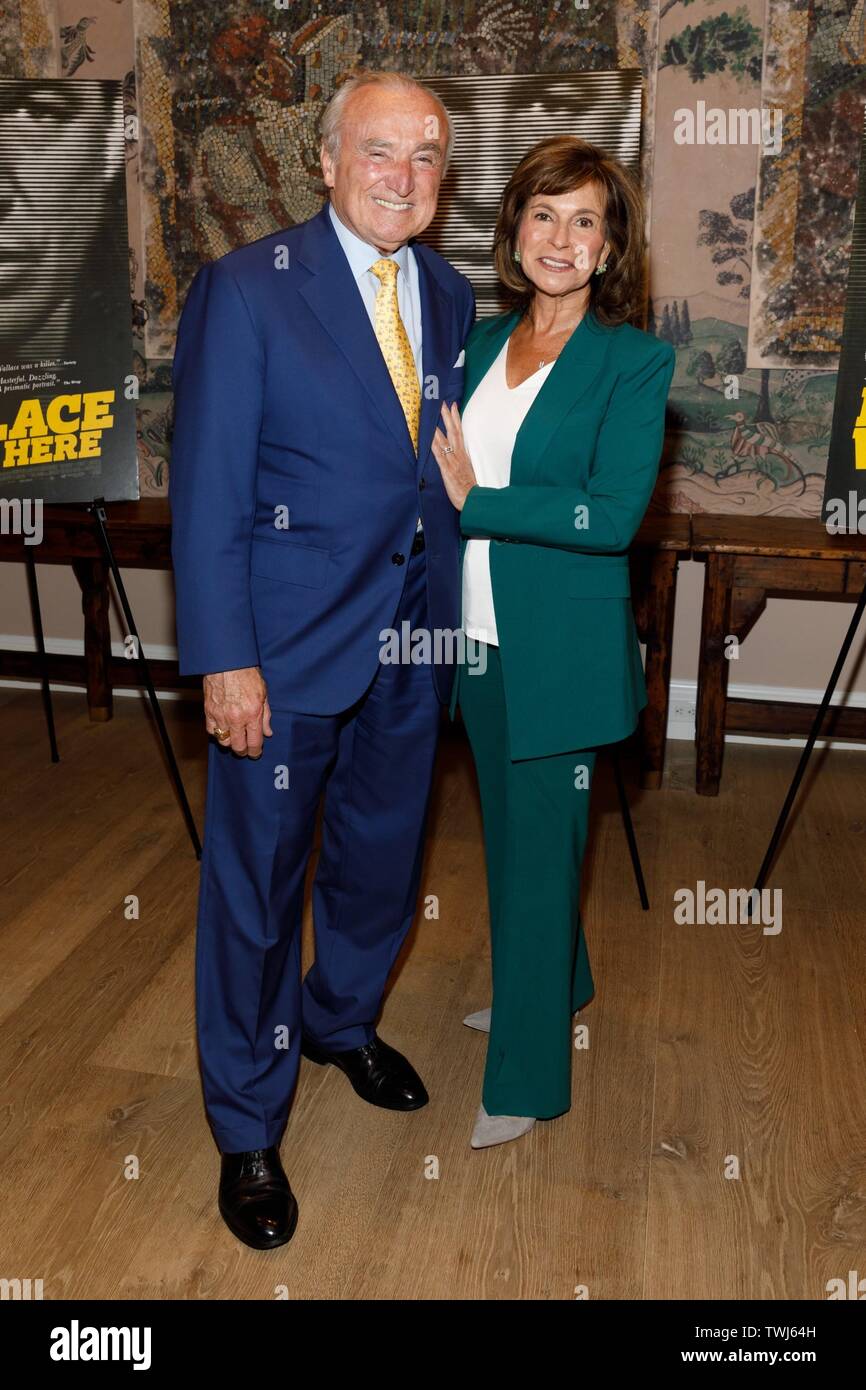 New York, NY, USA. 20th June, 2019. William Bratton, Rikki Klieman at arrivals for MIKE WALLACE IS HERE Premiere, The Whitby Hotel Theater, New York, NY June 20, 2019. Credit: Jason Smith/Everett Collection/Alamy Live News Stock Photo