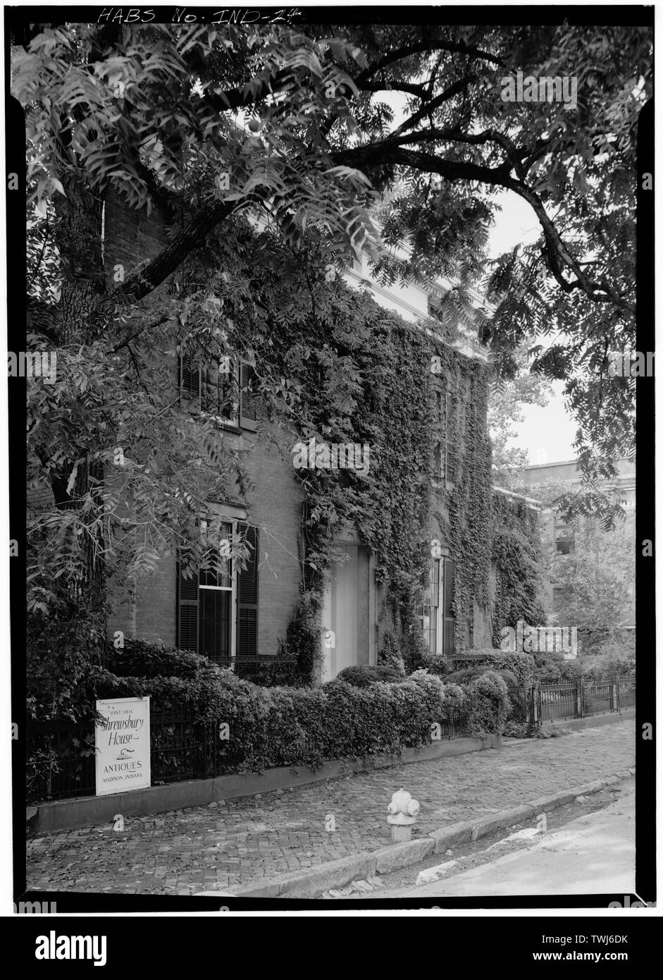 September 1971 GENERAL VIEW OF SOUTH (FRONT) ELEVATION FROM NORTHEAST - Captain Charles L. Shrewsbury House, 301 West First Street (High and Poplar Streets), Madison, Jefferson County, IN; Shrewsbury, Charles Lewis; Costigan, Francis J; Jandoli, Liz, transmitter; RATIO Architects, Inc., consultant; Historic Madison Inc., sponsor; Ross, Benjamin L, architect; Boyce, Kenneth M, landscape architect; Kroll, David, project manager Stock Photo