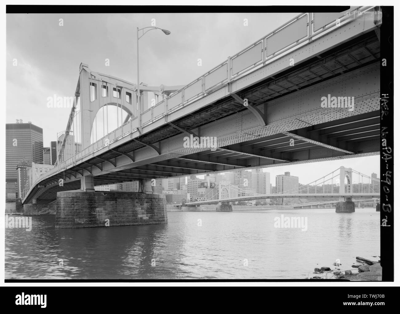 Seventh Street Bridge, looking SW with Sixth Street Bridge in background. - Three Sisters Bridges, Seventh Street Bridge, Spanning Allegheny River at Seventh Street, Pittsburgh, Allegheny County, PA; Covell, Vernon R; Nutter, A D; Roush, Stanley L; Wilkerson, T J; American Bridge Company; Foundation Company; Allegheny County Department of Public Works; Brown, Norman F; Richardson, George S; DeLony, Eric N, project manager; Pennsylvania Department of Transportation, sponsor; Pennsylvania Historical and Museum Commission, sponsor; Lowe, Jet, photographer Stock Photo