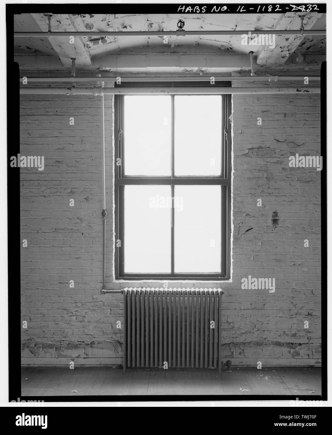 Seventh floor. View to north. Window and radiator detail. Marshall