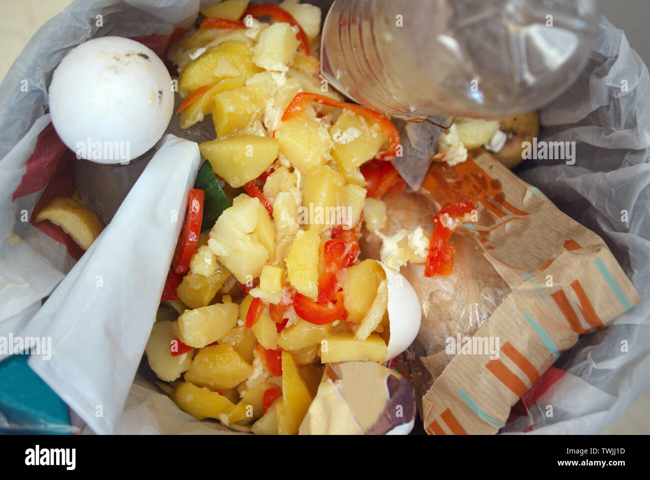 Wasted food bin hires stock photography and images Alamy