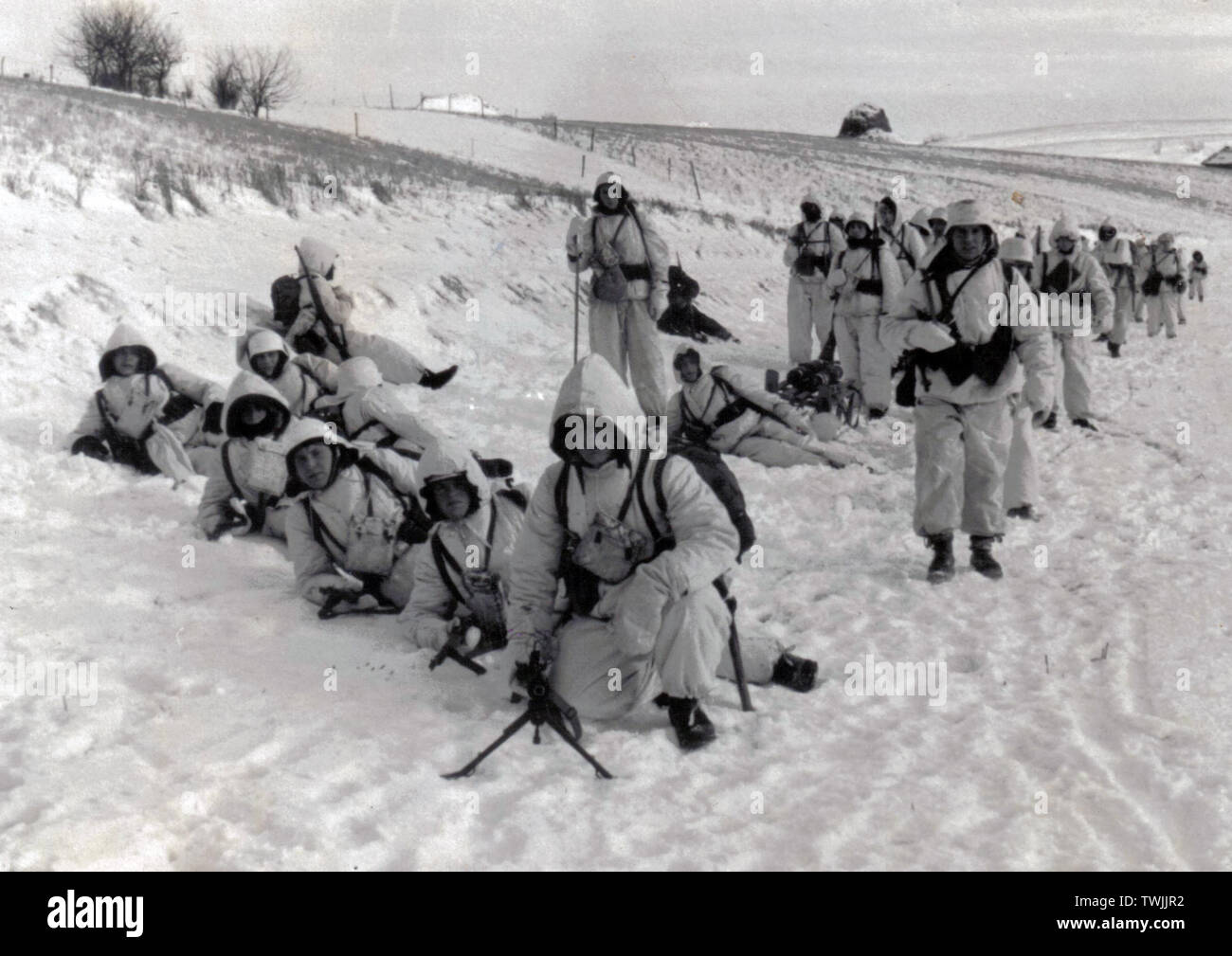 WW2 German soldier in winter camouflage (Russia?) WW2 German soldier in winter camouflage (Russia?)