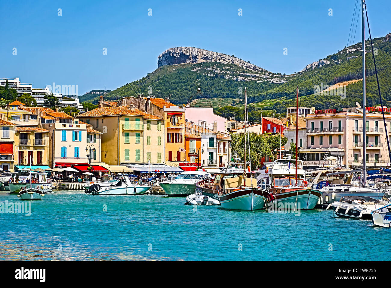 French shelters hi-res stock photography and images - Alamy
