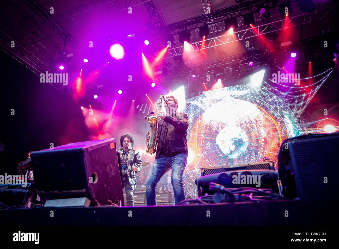 Toto music hi-res stock photography and images - Alamy