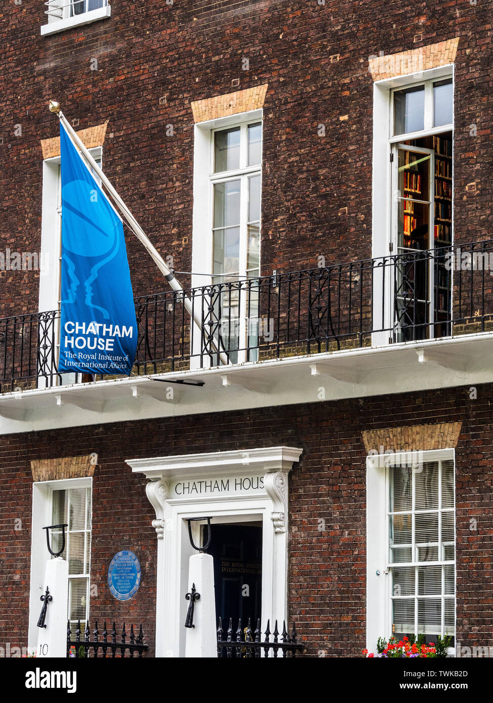 Chatham House Royal Institute of International Affairs in St James's Square Central London. Founded in 1919 following the Paris Peace Conference. Stock Photo