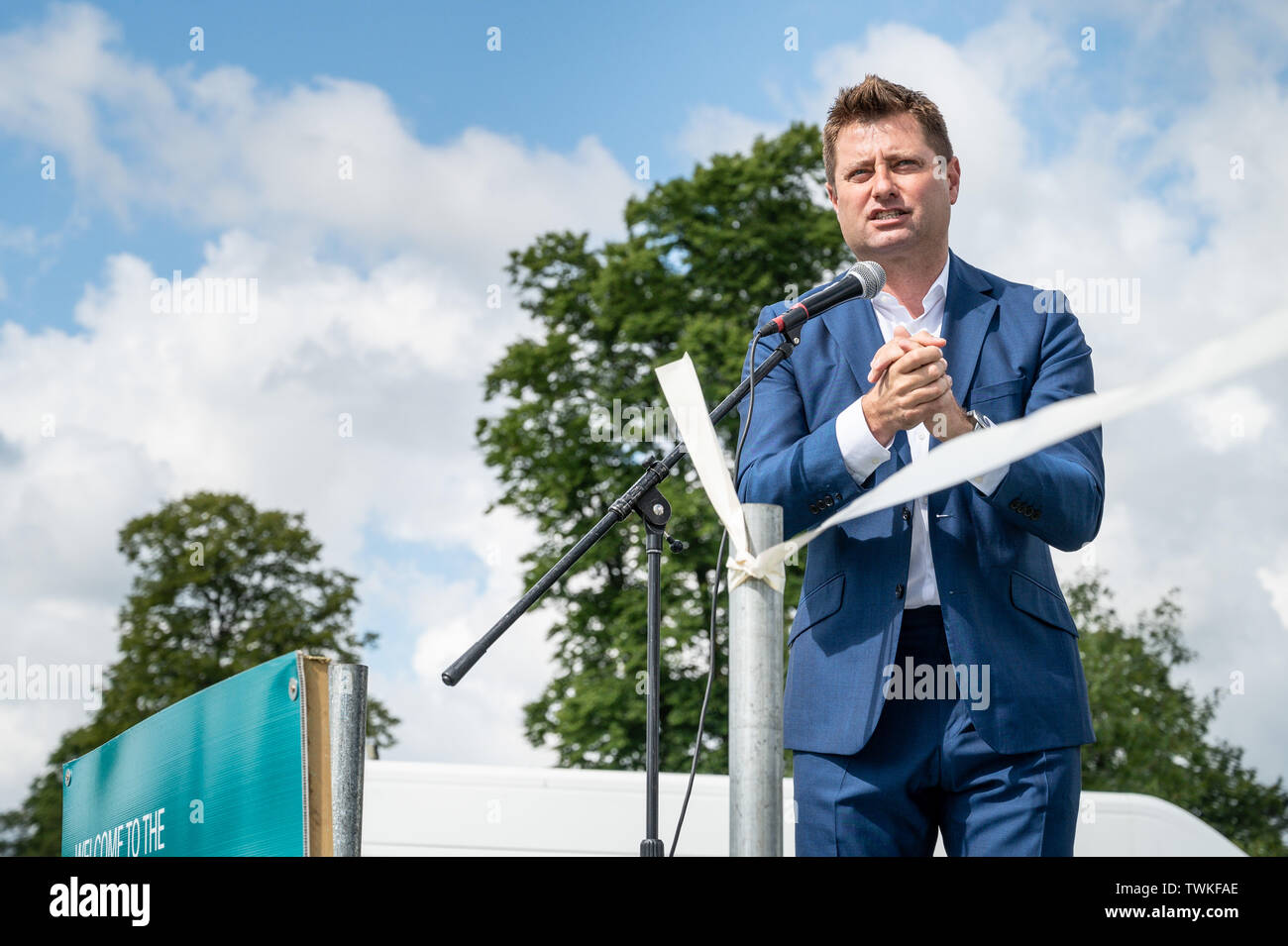 Blenheim Palace, Oxfordshire, UK. Friday 21st June 2019. Architect and television personality George Clarke opens The Blenheim Flower Show, which runs from 21st-23rd June. Andrew Walmsley/Alamy Live News Stock Photo