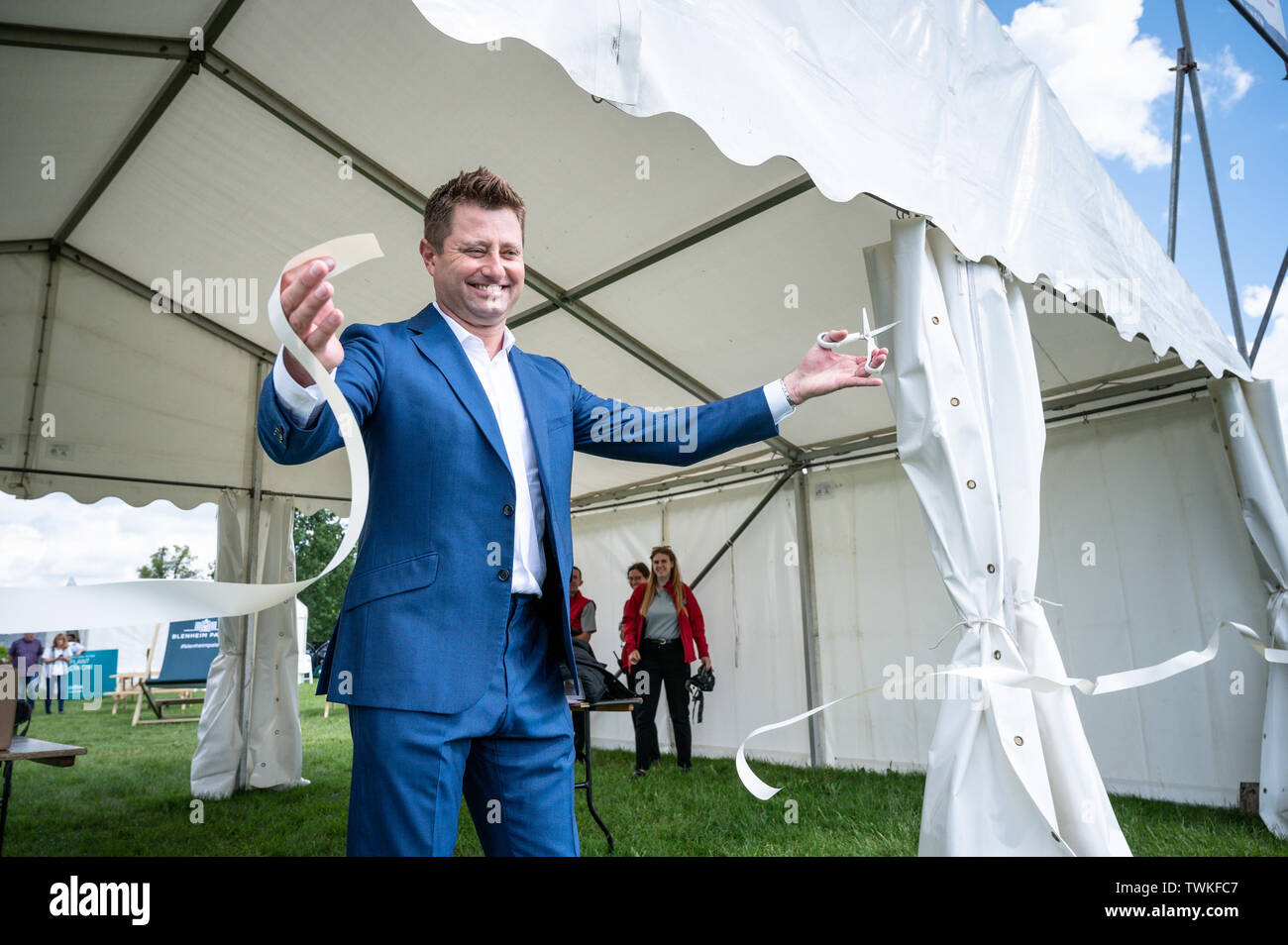 Blenheim Palace, Oxfordshire, UK. Friday 21st June 2019. Architect and television personality George Clarke opens The Blenheim Flower Show, which runs from 21st-23rd June. Andrew Walmsley/Alamy Live News Stock Photo