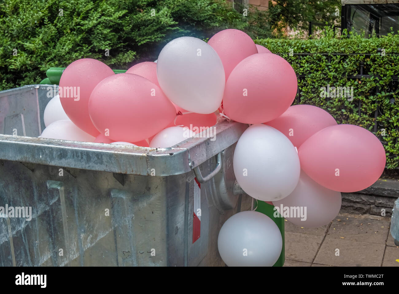 balloons in