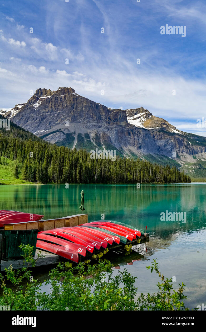 Red canadian canoe hires stock photography and images Alamy