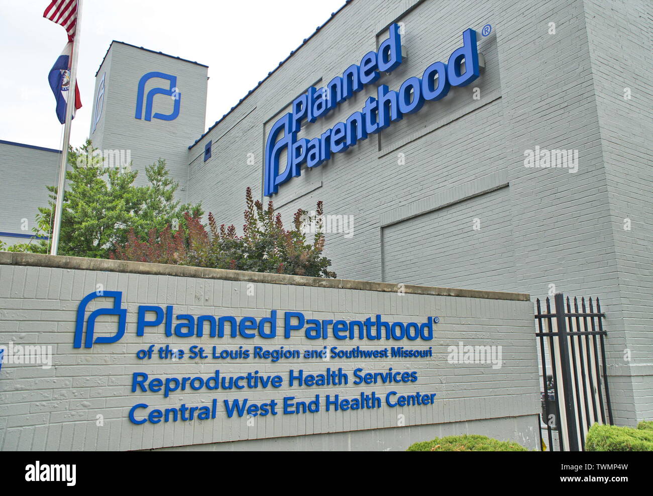 St. Louis, Missouri, USA. 21st June, 2019. Missouri's health department has declined to renew the abortion license for the state's last clinic, but a court order allows the St. Louis Planned Parenthood facility to perform the procedure for now. Credit: Steve Pellegrino/ZUMA Wire/Alamy Live News Stock Photo