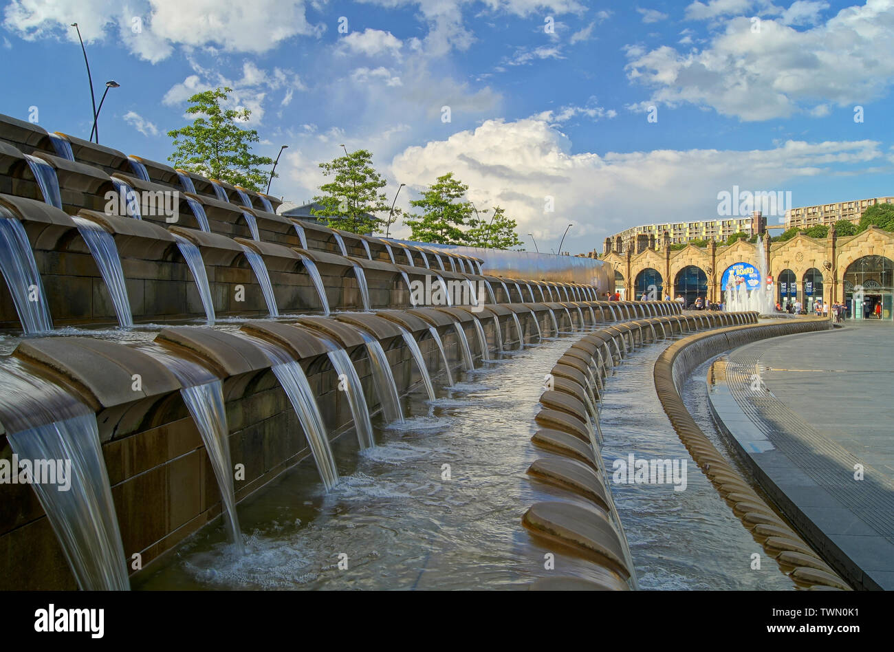 UK,South Yorkshire,Sheaf Square,Sheffield Railway Station Entrance & Water Feature Stock Photo