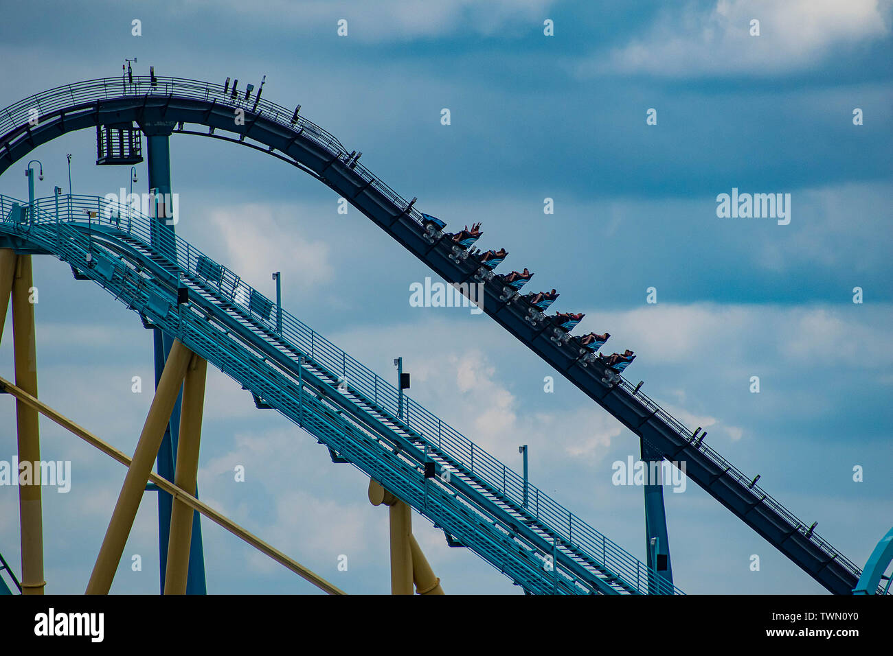 Roller coaster seaworld hi-res stock photography and images - Alamy