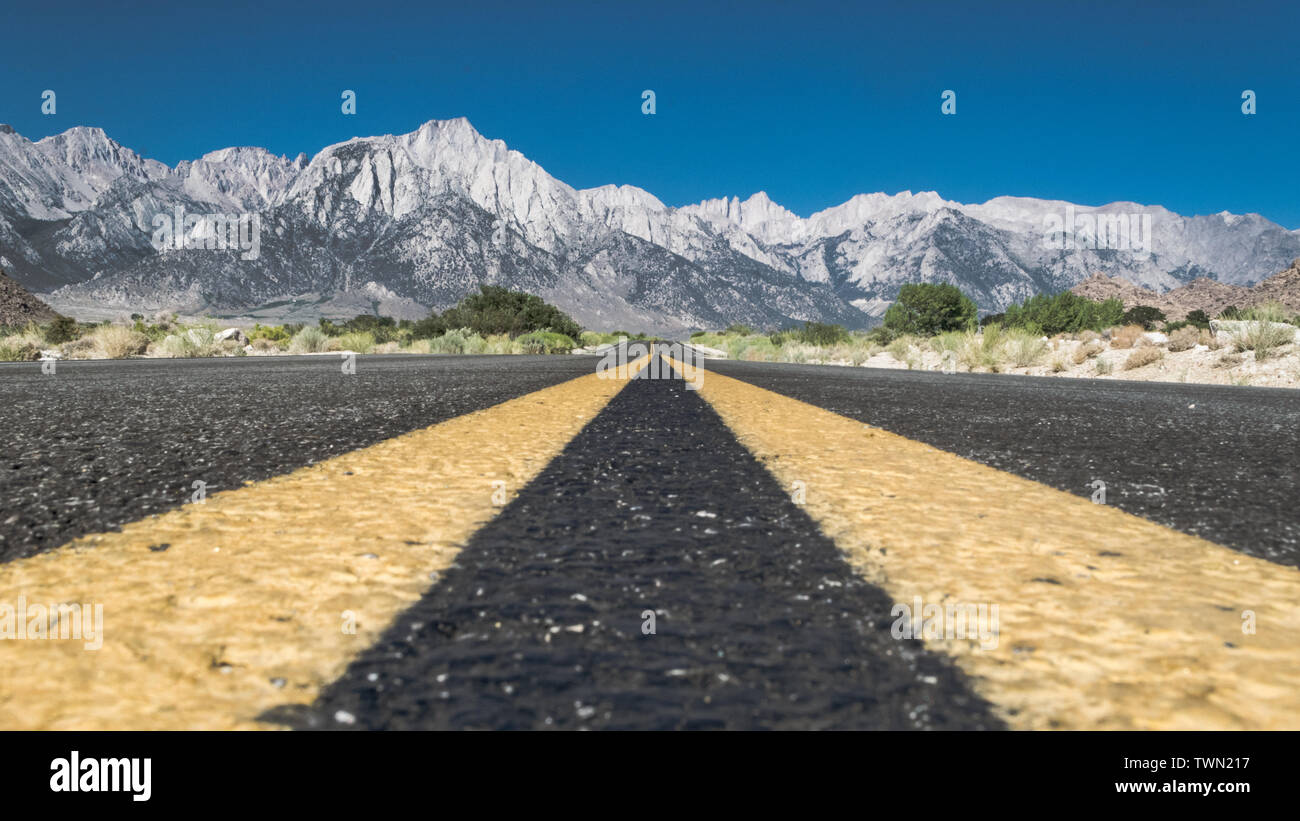Road to the mountains (Sierra Nevada), near Lone Pine California Stock Photo