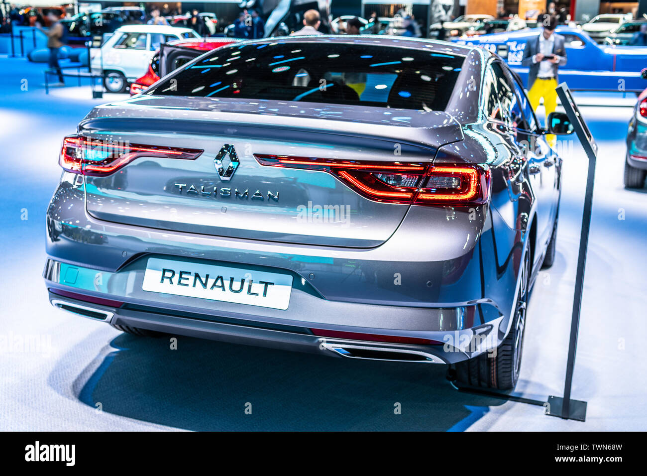 Paris, France, Oct 05, 2018: metallic silver Renault Talisman Sedan  Limousine at Mondial Paris Motor Show, produced by French Renault Stock  Photo - Alamy