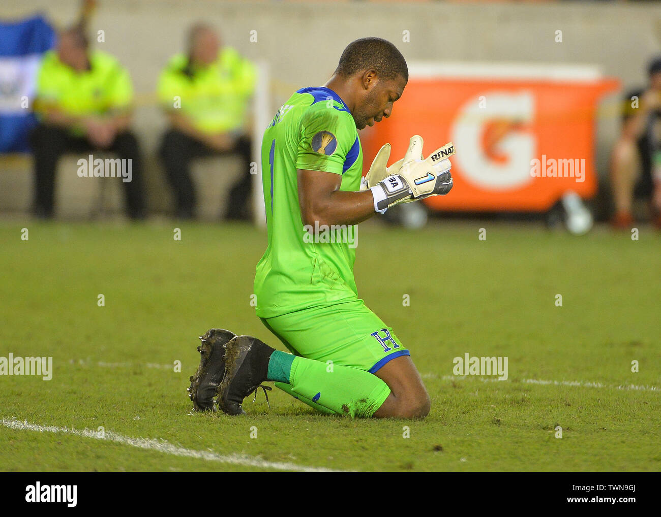 Houston, TX, USA. 21st June, 2019. Honduras goalkeeper, Luis Lopez (1), takes a moment to himself after the 2019 CONCACAF Gold Cup match between Honduras and Curacao, at BBVA Compass Stadium in Houston, TX. Mandatory Credit: Kevin Langley/Sports South Media/CSM/Alamy Live News Stock Photo