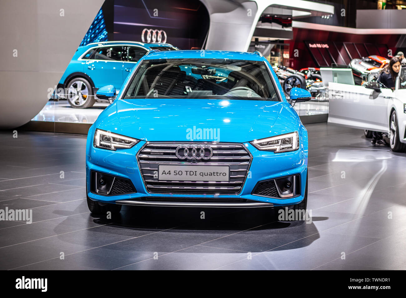 Car Art Hangar - Audi A4 B9 Matte blue metallic 🔹🔹🔹🔹🔹🔹🔹 #carwrapping  #audi #quattro #car #details #blue #cararthangar