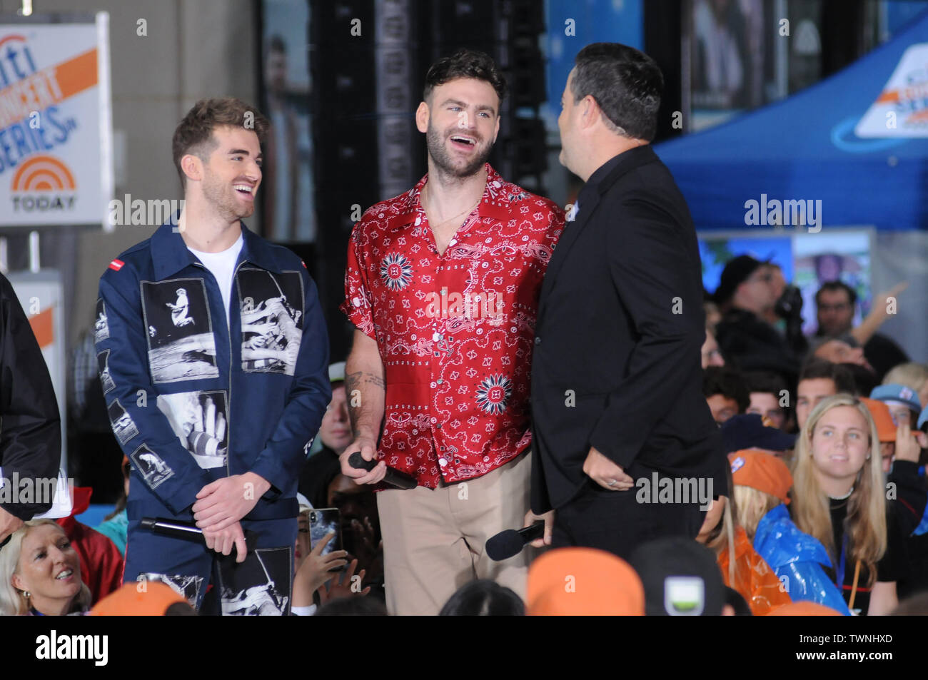 New york city the chainsmokers hires stock photography and images Alamy