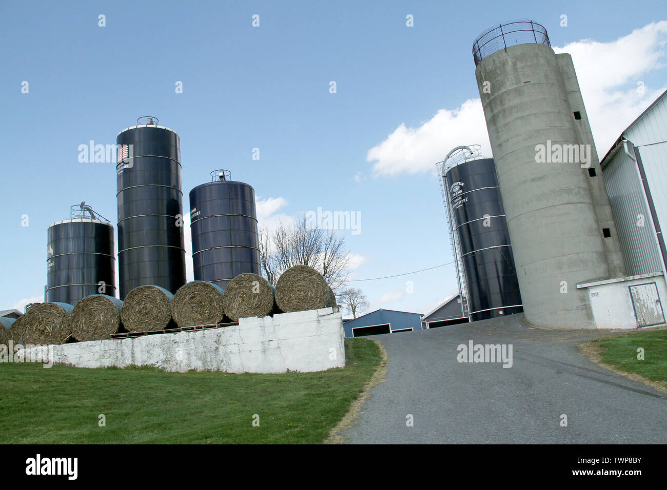 Silos and storage on farm in Pennsylvania, USA Stock Photo