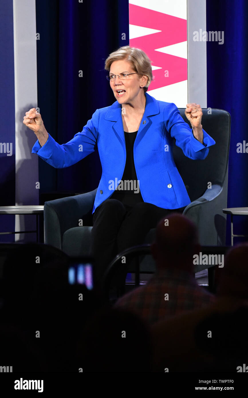 Columbia, South Carolina, USA. 22nd June 2019.  Democratic presidential hopeful Sen. Elizabeth Warren addresses the Planned Parenthood Action Fund Candidates Forum June 22, 2019 in Columbia, South Carolina. A slate of 20 Democratic presidential contenders are addressing the gathering of supporters of reproductive rights. Stock Photo