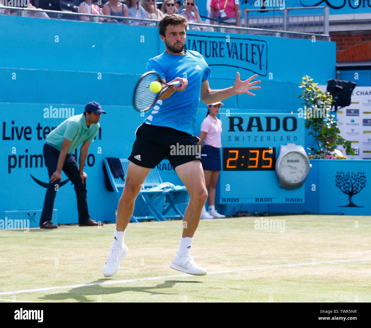 London, UK. 22nd June, 2019. LONDON, ENGLAND - JUNE 2: Gilles Simon (FRA) against Daniil Medvedev (RUS) during Semi-Final Day 6 of the Fever-Tree Championships at Queens Club on June 22, 2019 in London, United Kingdom. Credit: Action Foto Sport/Alamy Live News Stock Photo