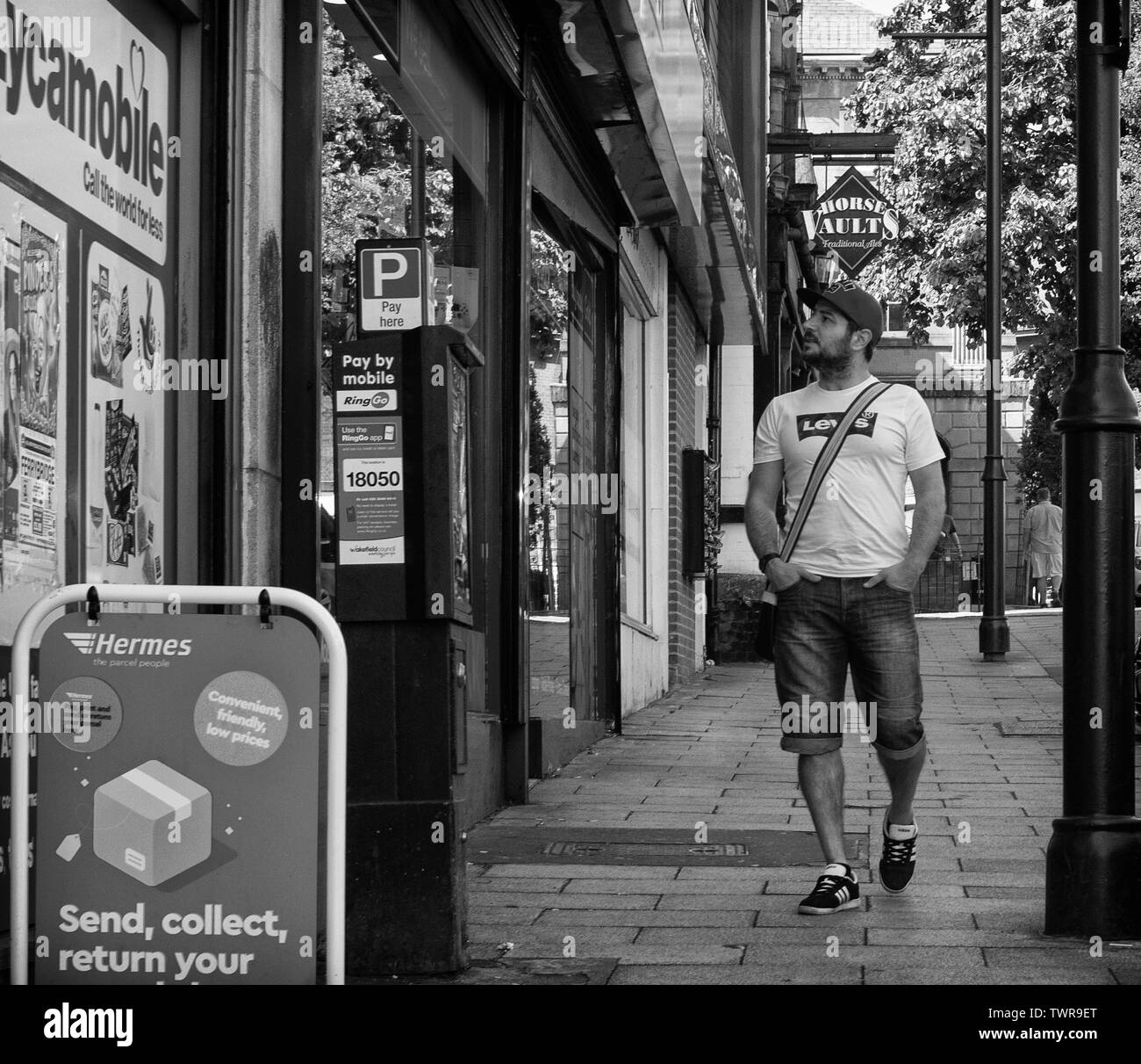 Pontefract market day Stock Photo Alamy