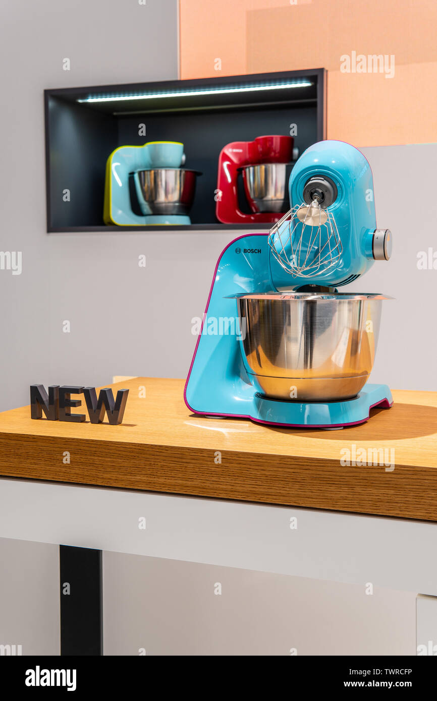 Warsaw, Poland, July 2018 Bosch showroom store, Bosch OptiMUM Food Processor  Kitchen machine on display for sale, perfect cooking experience Stock Photo  - Alamy