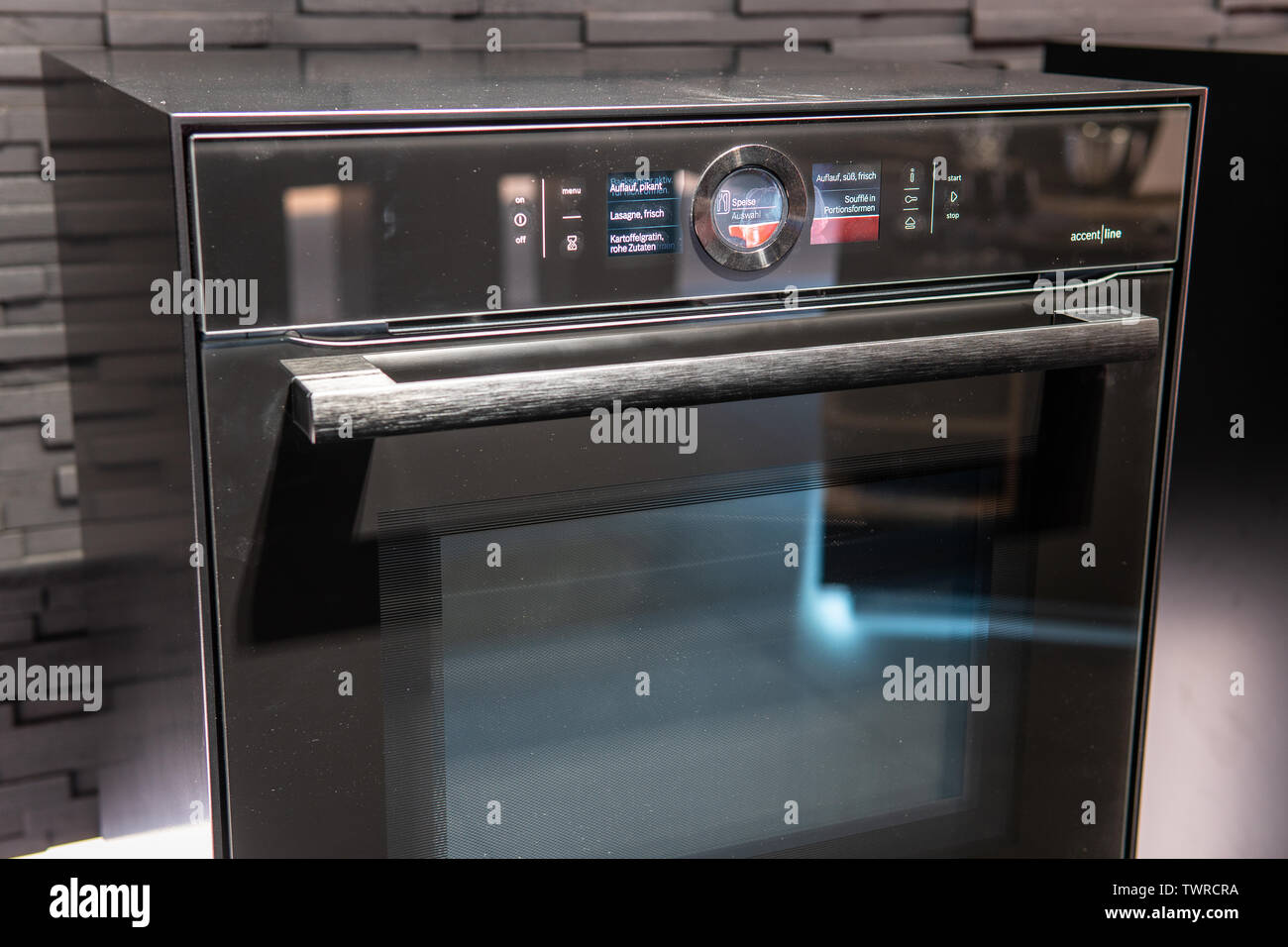 Berlin, Germany, Aug 29, 2018 new Bosch accent line carbon black Hobs,  ovens, microwaves, Robert Bosch exhibition, Global Innovations Show IFA  2018 Stock Photo - Alamy