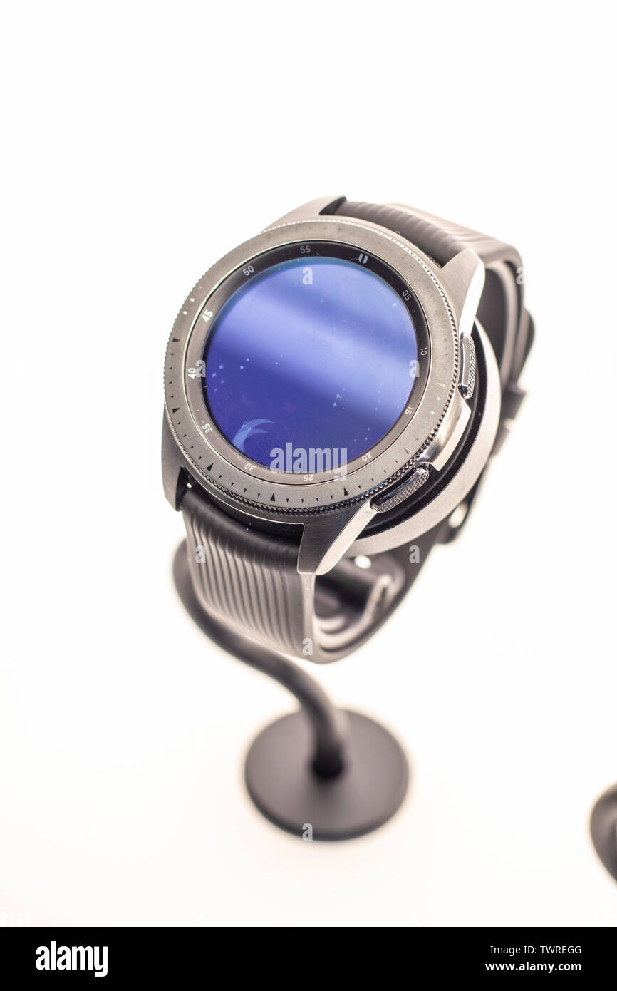 Samsung galaxy deals watch 42mm o2
